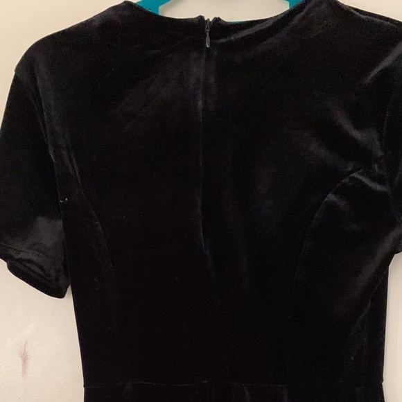 Black Velvet dress with jewels necklaced at top - Picture 5 of 7
